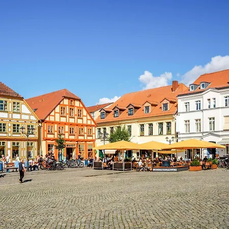 Kietz-perle Mit Balkon & Mueritzblick Im Historischen Speicher 아파트 *