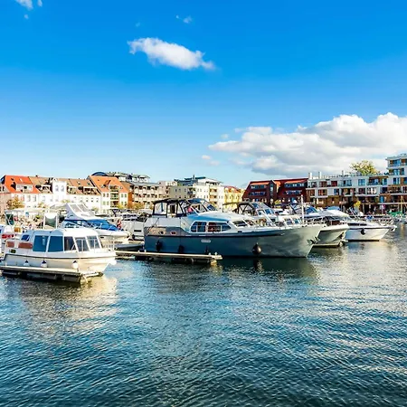 Kietz-perle Mit Balkon & Mueritzblick Im Historischen Speicher 아파트 *