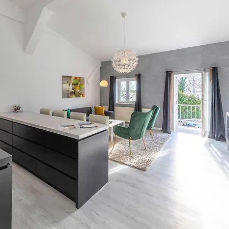 Kietz-perle Mit Balkon & Mueritzblick Im Historischen Speicher 아파트 *