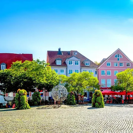 Kietz-perle Mit Balkon & Mueritzblick Im Historischen Speicher 바렌