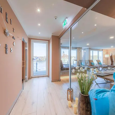 Kietz-perle Mit Balkon & Mueritzblick Im Historischen Speicher 아파트