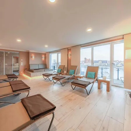 Kietz-perle Mit Balkon & Mueritzblick Im Historischen Speicher 아파트 바렌